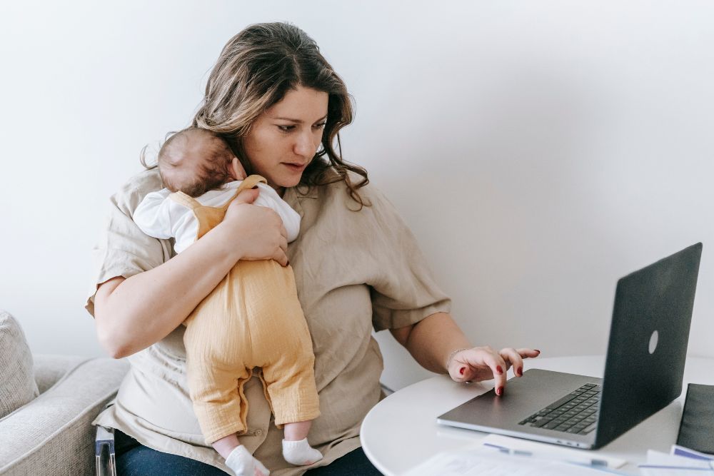 donne-e-mamme-al-lavoro-un-progetto-solidale-1